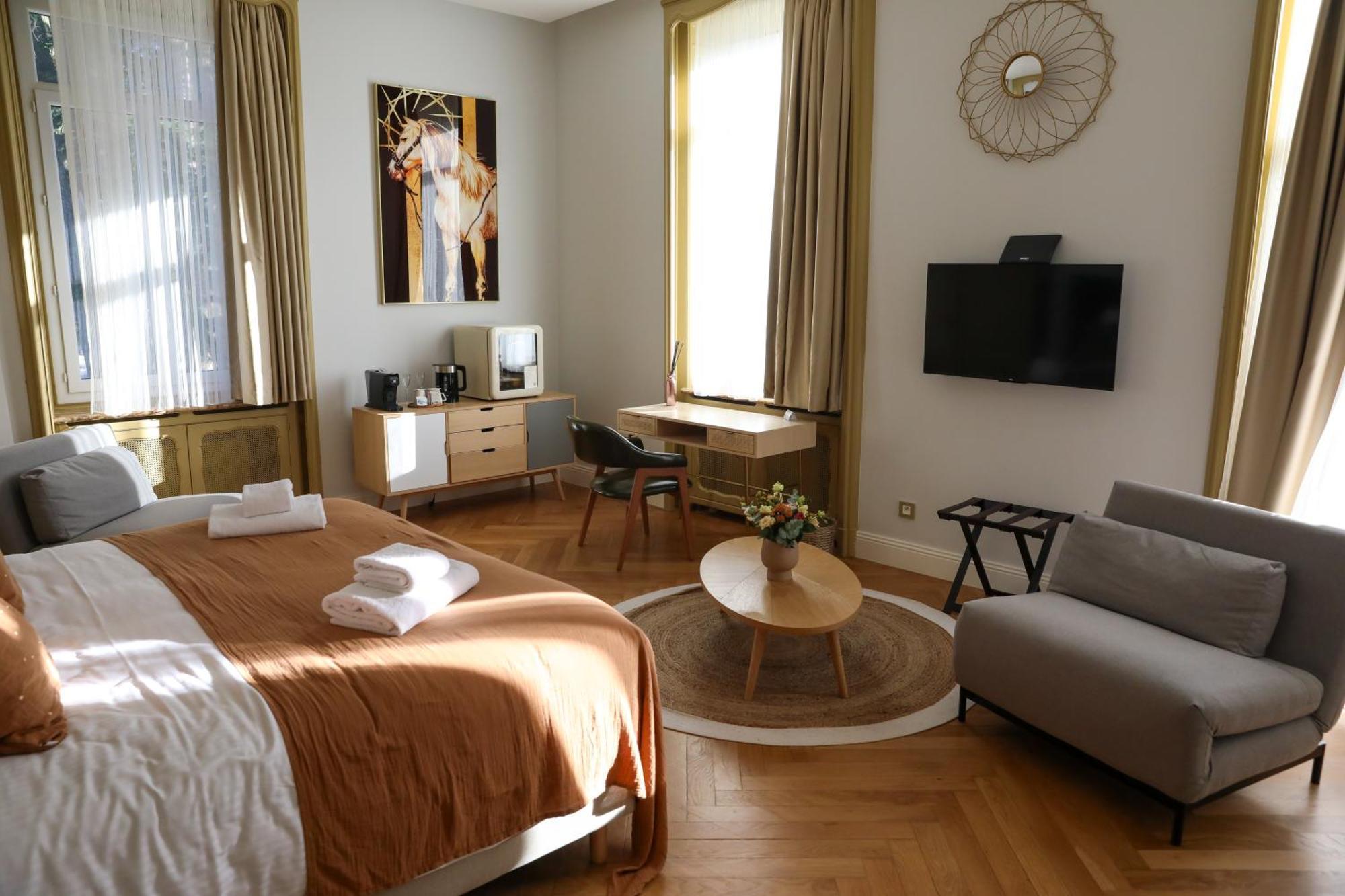 فندق Sequoias Golf & Ressort Ruy-Montceau المظهر الخارجي الصورة