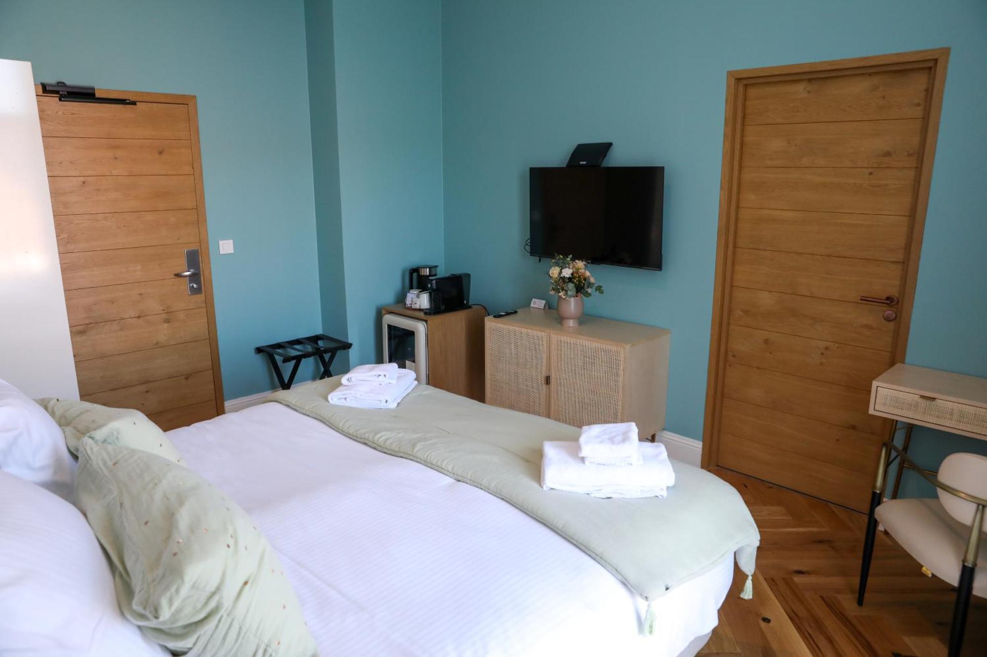فندق Sequoias Golf & Ressort Ruy-Montceau المظهر الخارجي الصورة