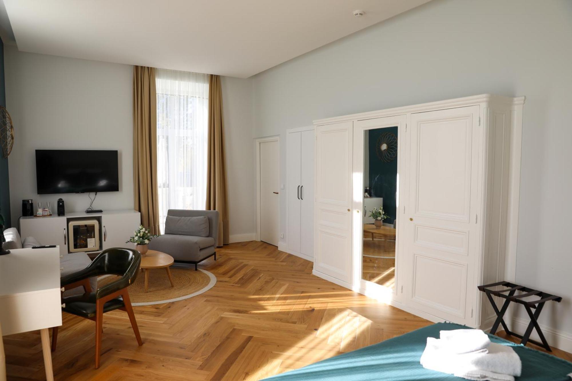 فندق Sequoias Golf & Ressort Ruy-Montceau المظهر الخارجي الصورة