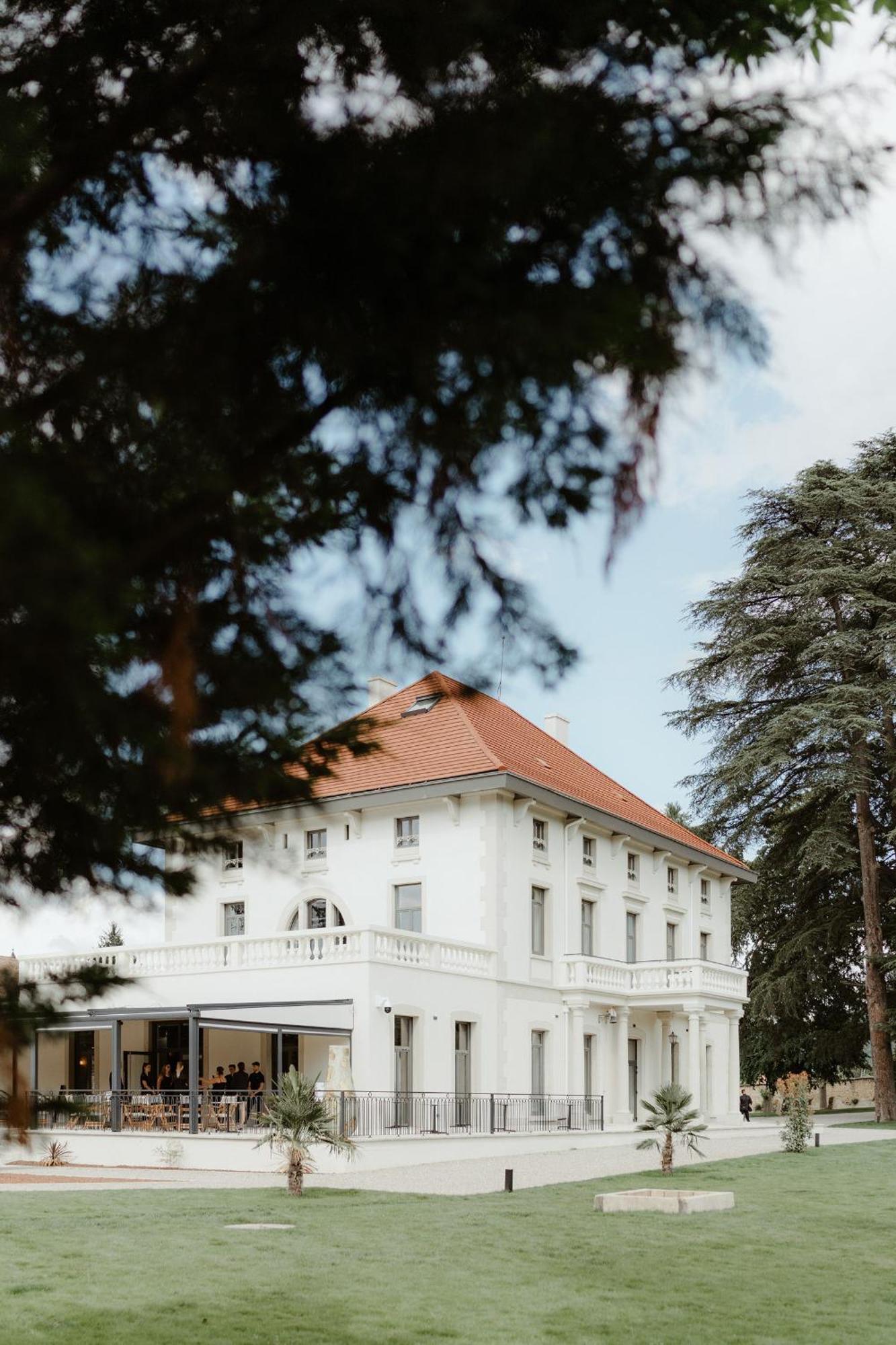 فندق Sequoias Golf & Ressort Ruy-Montceau المظهر الخارجي الصورة